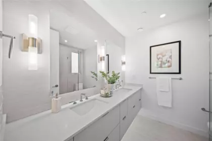 Powder Room Photo of 3 4963 Chester Street, Vancouver, BC