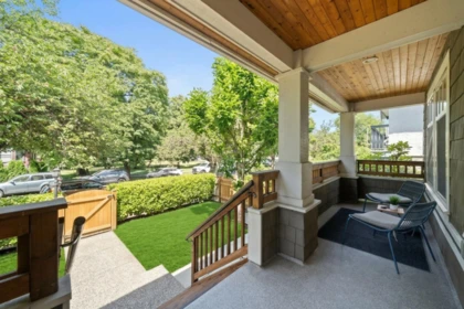 1252 E 11th Avenue, Vancouver, BC, Vancouver — Half Duplex for sale