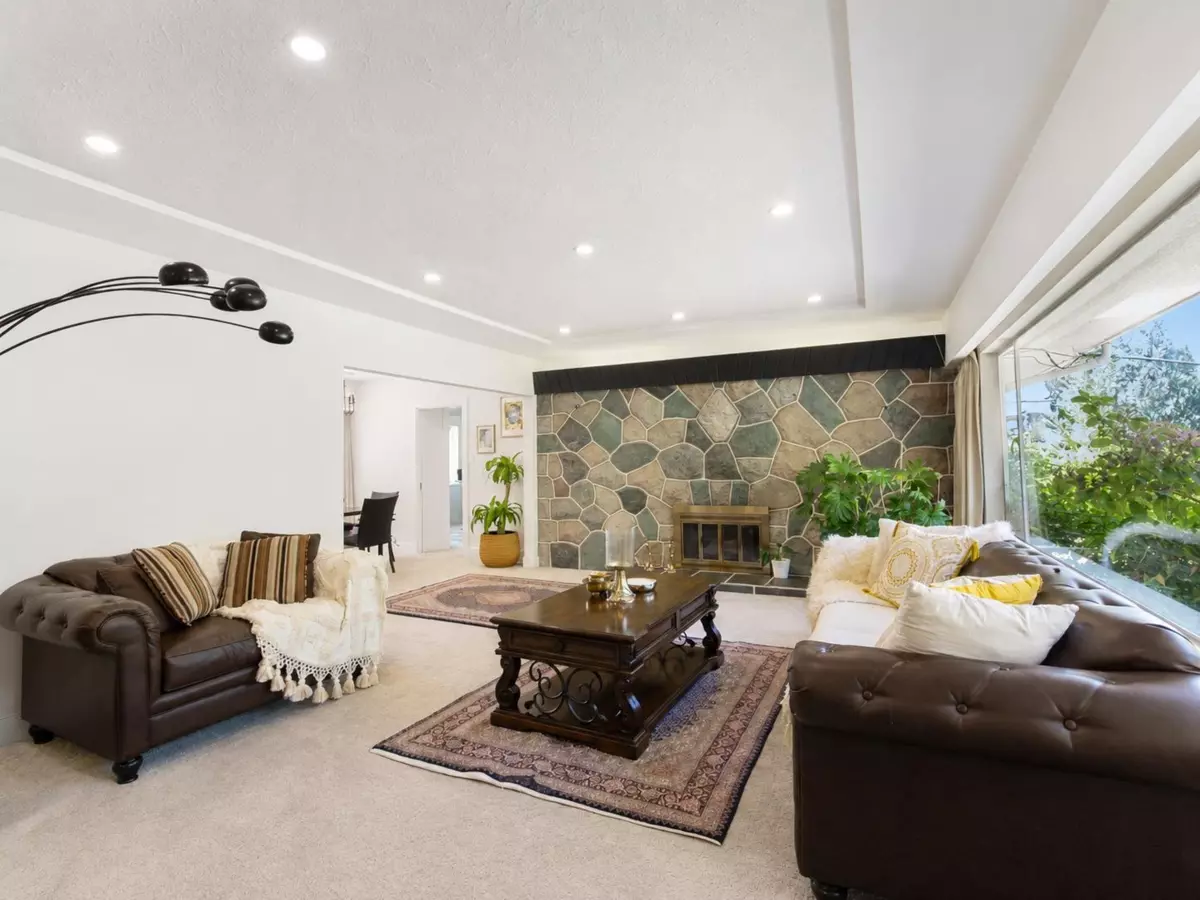 Family Room Photo of 869 Clements Avenue, North Vancouver, BC