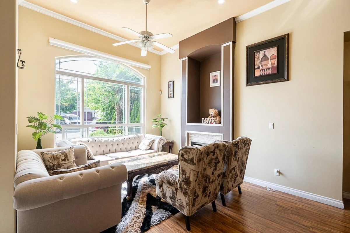 Family Room Photo of 6670 150 Street, Surrey, BC