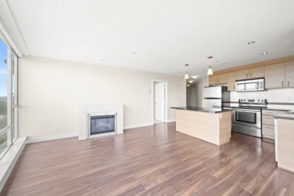 Kitchen Island Photo of 701 12079 Harris Road, Pitt Meadows, BC