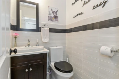Powder Room Photo of 2739 Sheffield Way, Abbotsford, BC