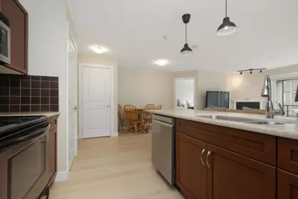 Kitchen Photo of 306 2038 Sandalwood Crescent, Abbotsford, BC
