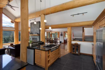 9503 Emerald Drive, Whistler, BC, Whistler — Single Family Residence for sale