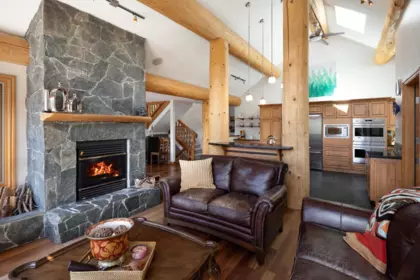 9503 Emerald Drive, Whistler, BC, Whistler — Single Family Residence for sale