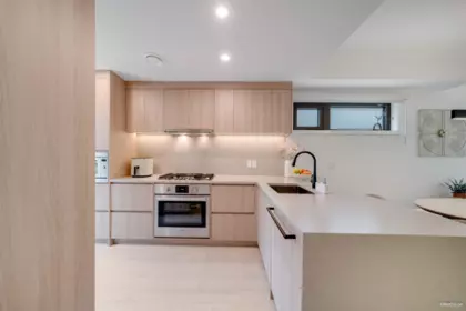 Laundry Room Photo of 6292 Oak Street, Vancouver, BC