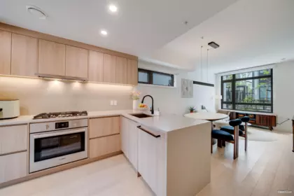 Mudroom Photo of 6292 Oak Street, Vancouver, BC