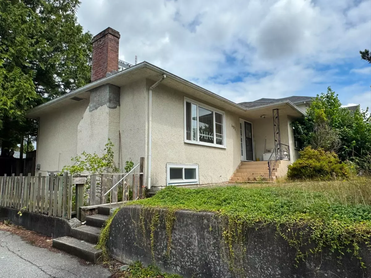 Exterior Rear Photo of 481 W 40th Avenue, Vancouver, BC