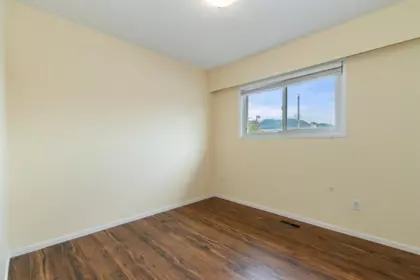 Hallway Photo of 46144 Clare Avenue, Chilliwack, BC