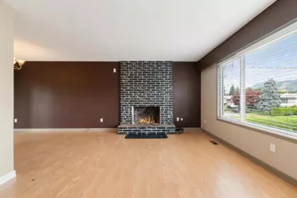 Kitchen Island Photo of 46144 Clare Avenue, Chilliwack, BC