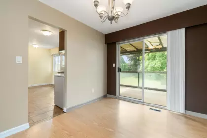 Walk-In Closet Photo of 46144 Clare Avenue, Chilliwack, BC