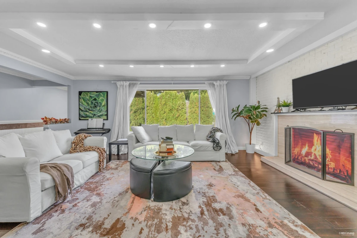 Family Room Photo of 4380 Woodcrest Road, West Vancouver, BC