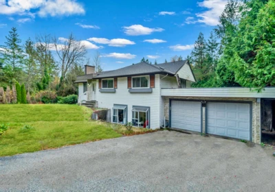 Garden / Landscaping Photo of 4380 Woodcrest Road, West Vancouver, BC