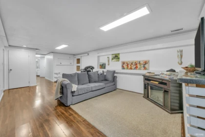 Laundry Room Photo of 4380 Woodcrest Road, West Vancouver, BC