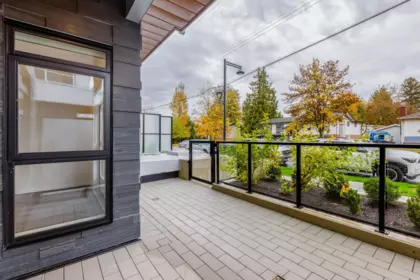 Primary Bathroom Photo of 109 14257 103a Avenue, Surrey, BC