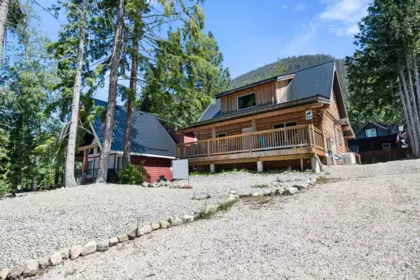 HG160 71350 Old Hope Princeton Highway, Hope, BC, Hope — Single Family Residence for sale