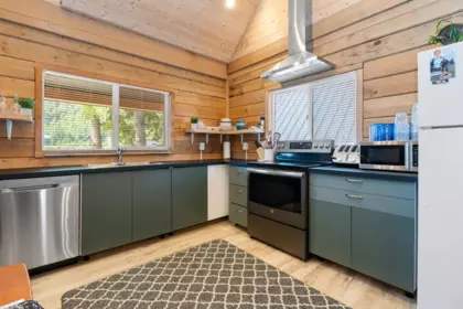 Laundry Room Photo of HG160 71350 Old Hope Princeton Highway, Hope, BC