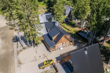 HG160 71350 Old Hope Princeton Highway, Hope, BC, Hope — Single Family Residence for sale