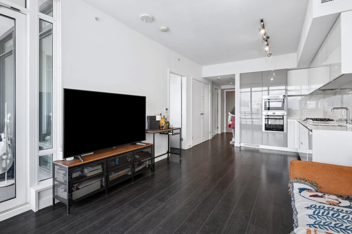 Family Room Photo of 2903 2085 Skyline Court, Burnaby, BC