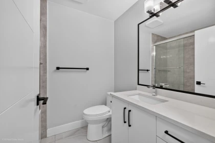 Hallway Photo of 11688 96 Avenue, Delta, BC