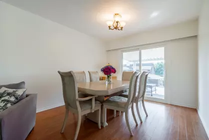 Breakfast Nook Photo of 50 E 10th Avenue, New Westminster, BC