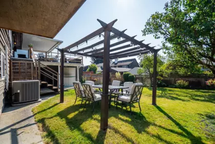 Hot Tub / Spa Photo of 50 E 10th Avenue, New Westminster, BC
