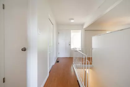 Powder Room Photo of 50 E 10th Avenue, New Westminster, BC
