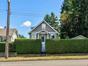 1124 Tenth Avenue, New Westminster, BC, New Westminster — Single Family Residence for sale