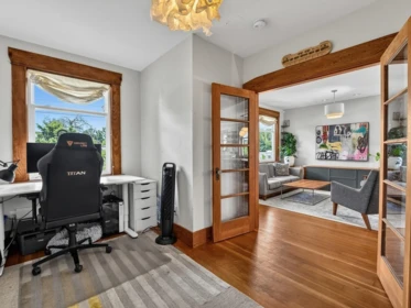 Kitchen Photo of 1124 Tenth Avenue, New Westminster, BC