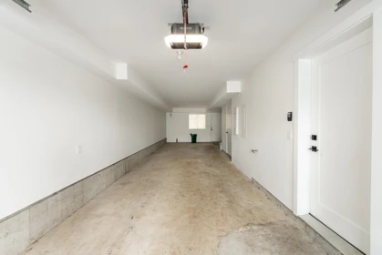 Swimming Pool Photo of 9 10527 155 Street, Surrey, BC