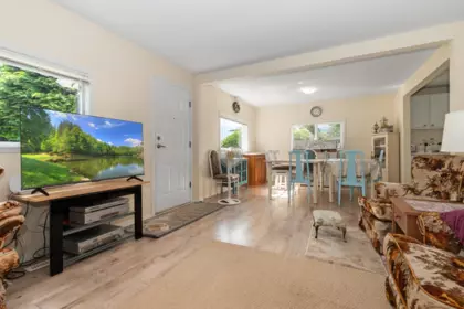 Kitchen Photo of 9570 Victor Street, Chilliwack, BC