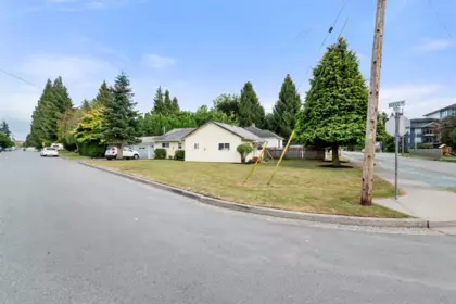 Swimming Pool Photo of 9570 Victor Street, Chilliwack, BC