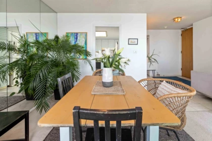 Kitchen Island Photo of 802 1455 Duchess Avenue, West Vancouver, BC