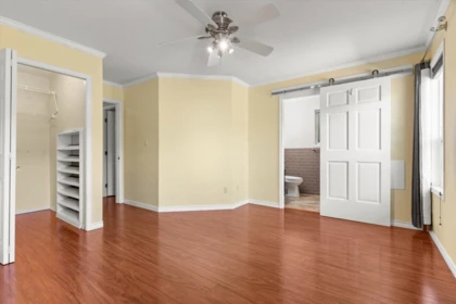 Entry Foyer Photo of 5709 Stonehaven Street, Chilliwack, BC