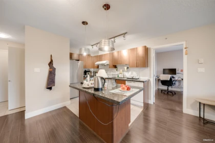 1102 1178 Heffley Crescent, Coquitlam, BC, Coquitlam — Apartment/Condo for sale