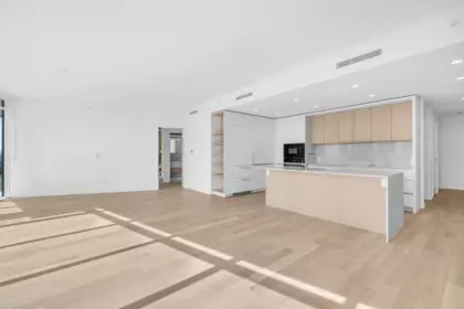 Kitchen Photo of 403 3963 Uplands Way, West Vancouver, BC