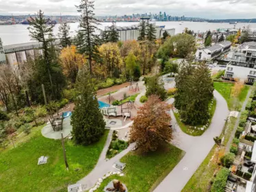 Front Yard Photo of 206 245 St. Davids Avenue, North Vancouver, BC