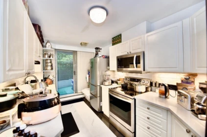 105 6188 Patterson Avenue, Burnaby, BC, Burnaby — Apartment/Condo for sale