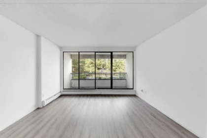 203 6595 Willingdon Avenue, Burnaby, BC, Burnaby — Apartment/Condo for sale