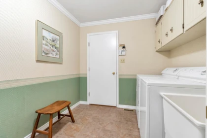 Mudroom Photo of 1822 146 Street, Surrey, BC