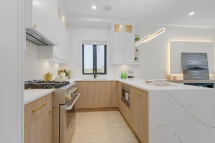 Kitchen Photo of 1 182 Ontario Place, Vancouver, BC
