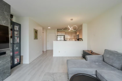 602 4888 Hazel Street, Burnaby, BC, Burnaby — Apartment/Condo for sale