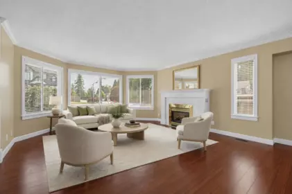 Kitchen Island Photo of 16407 11a Avenue, Surrey, BC