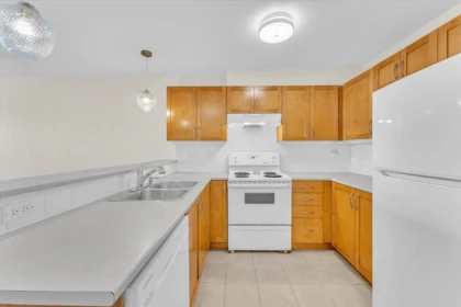 Kitchen Photo of 208 333 E 1st Street, North Vancouver, BC