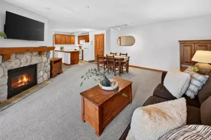 409 4660 Blackcomb Way, Whistler, BC, Whistler — Apartment/Condo for sale