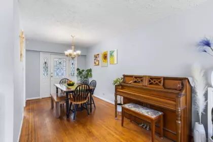 Kitchen Island Photo of 3020 Thorncliffe Drive, North Vancouver, BC