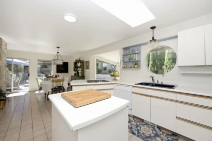 Breakfast Nook Photo of 7321 Redrooffs Road, Sechelt, BC