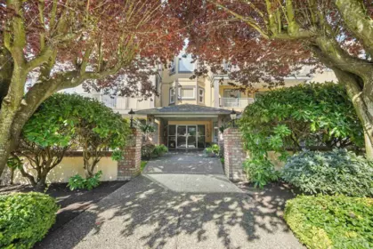 Family Room Photo of 307 1459 Blackwood Street, White Rock, BC
