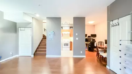215 4155 Central Boulevard, Burnaby, BC, Burnaby — Townhouse for sale