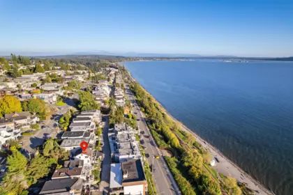 Neighborhood Park Photo Near 15152 Victoria Avenue, White Rock, BC